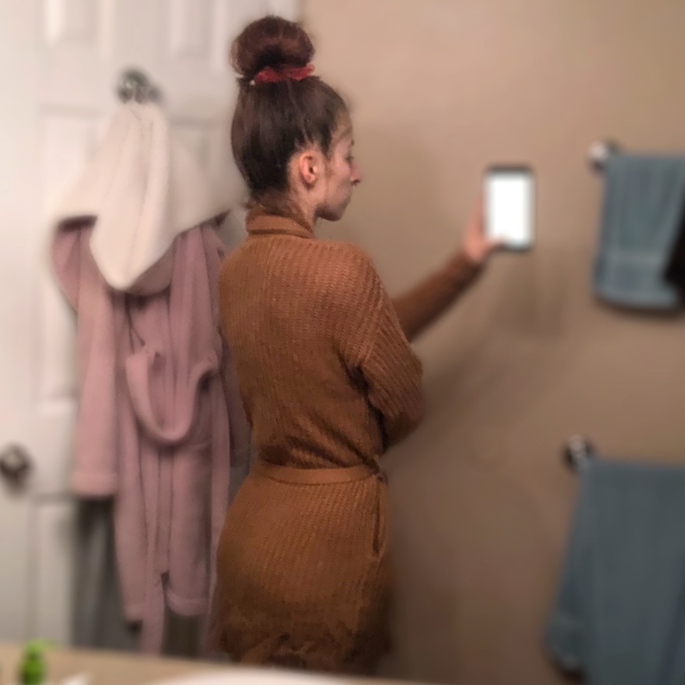 Robe - Picture 3 of 4
